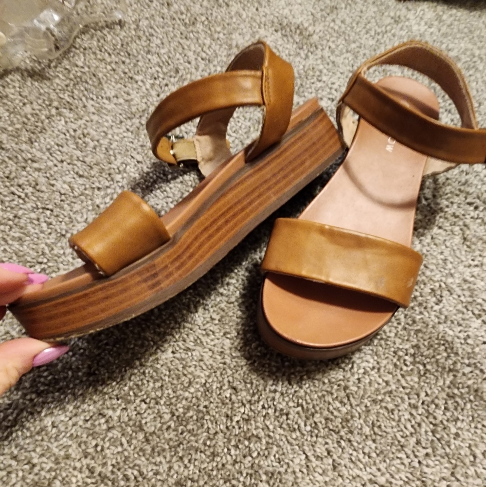Womens sandals.